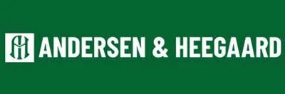 Andersen & Heegaard firmalogo på grøn baggrund